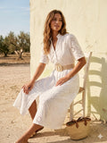 Robe boutonnée à col V en broderie anglaise