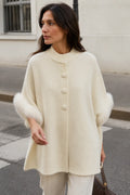 Cape Poncho En Maille À Manchettes Fausse Fourrure - vue portée