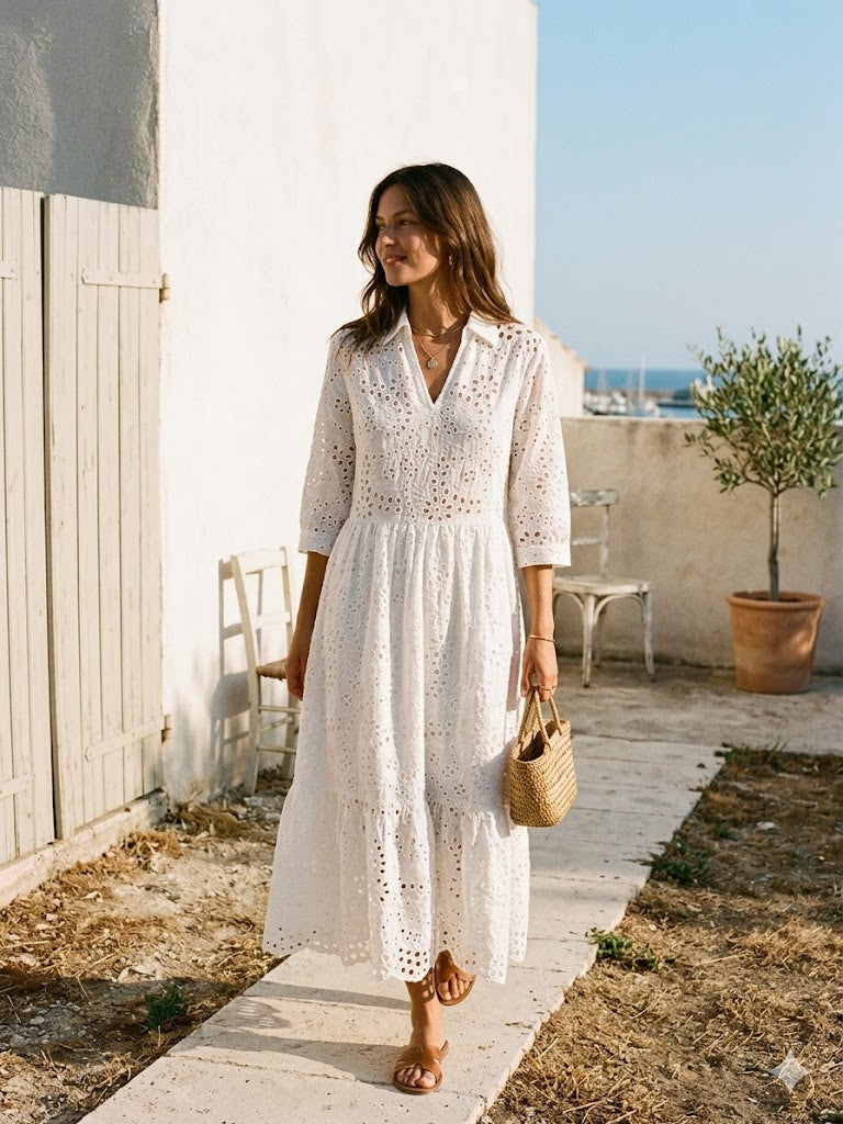 Robe longue à col V en broderie anglaise