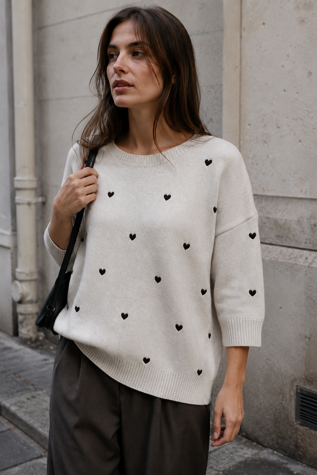 Pull En Maille À Motifs Cœurs - vue portée