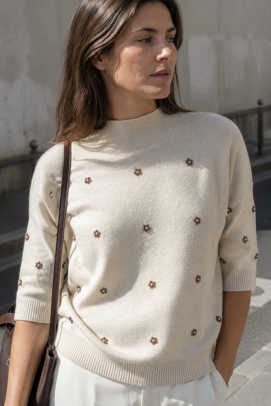 Pull En Maille À Fleurs Brodées - vue portée