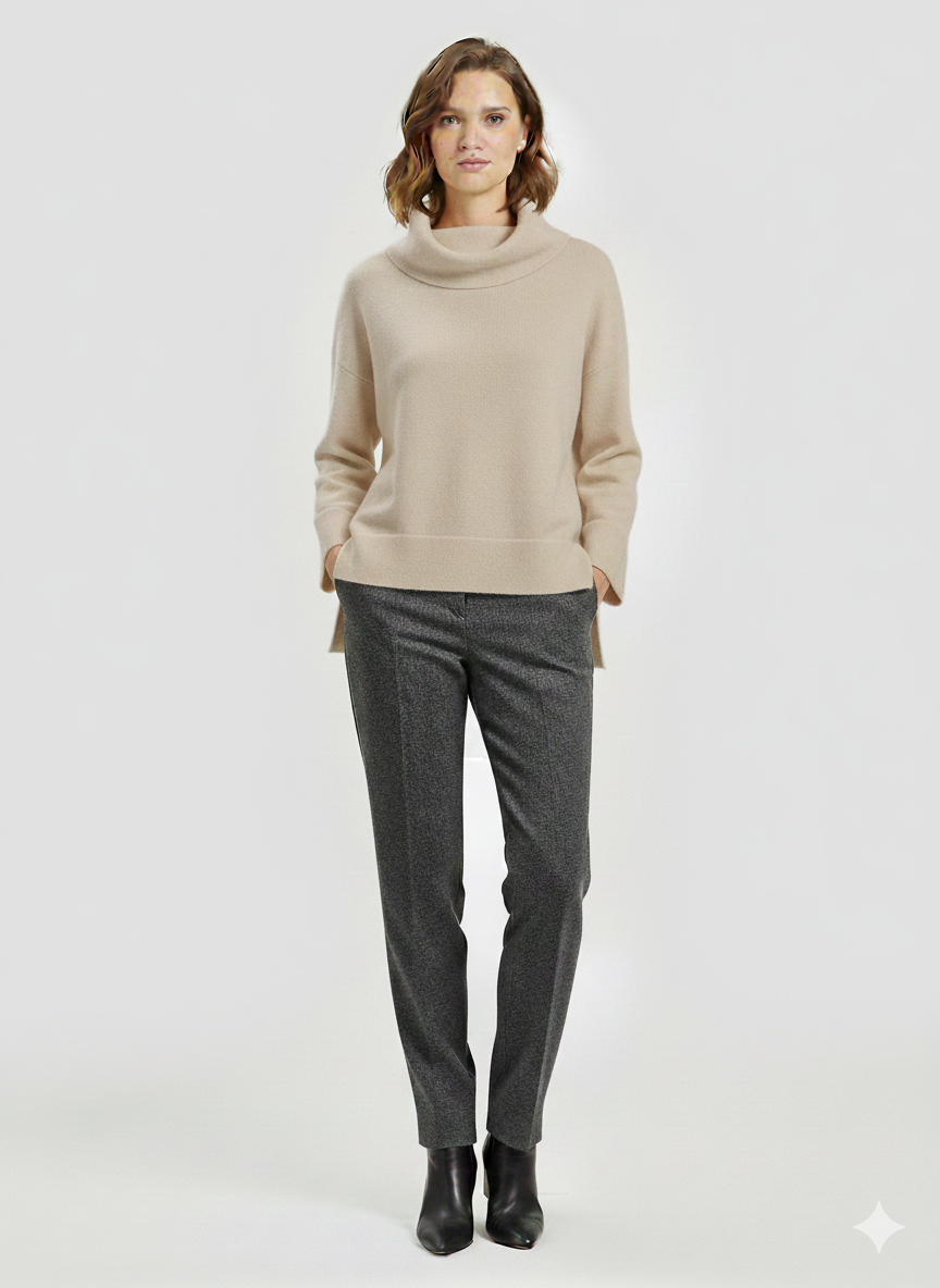 Pull oversize à col cheminée et bas asymétrique