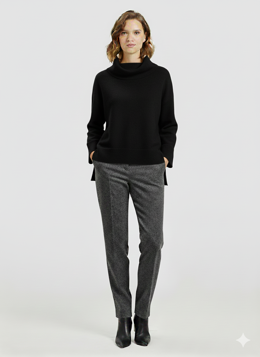 Pull oversize à col cheminée et bas asymétrique