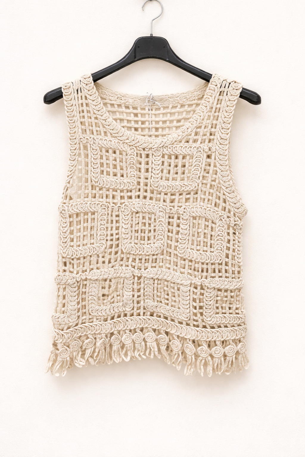 Top ajouré en crochet sans manches à franges