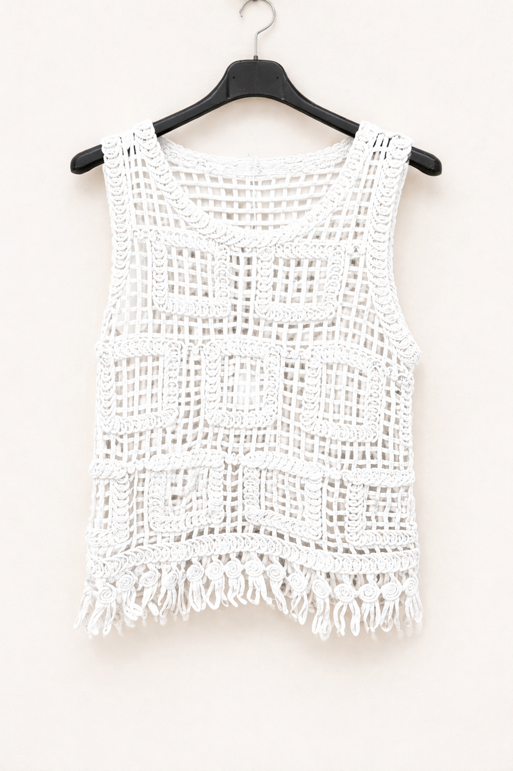 Top ajouré en crochet sans manches à franges